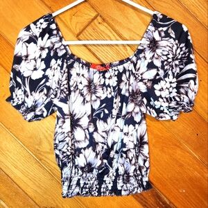 Hot Kiss purple and white puff sleeve crop top size small